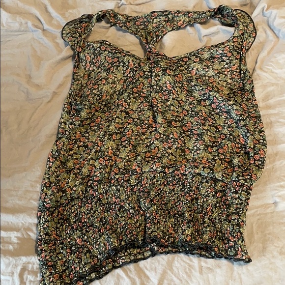 Floral pattern tank with ruffle detail! - Picture 4 of 4